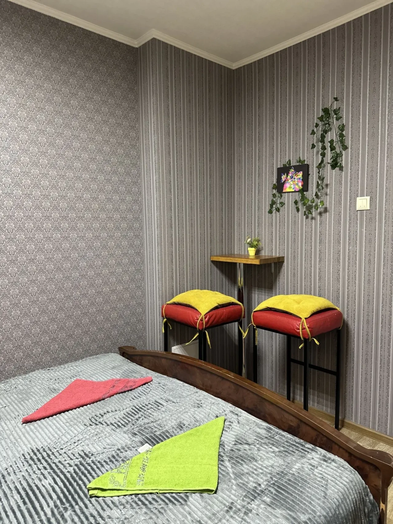 Одномісна та двомісна кімната в хостелі АрАрАт-Позняки 8