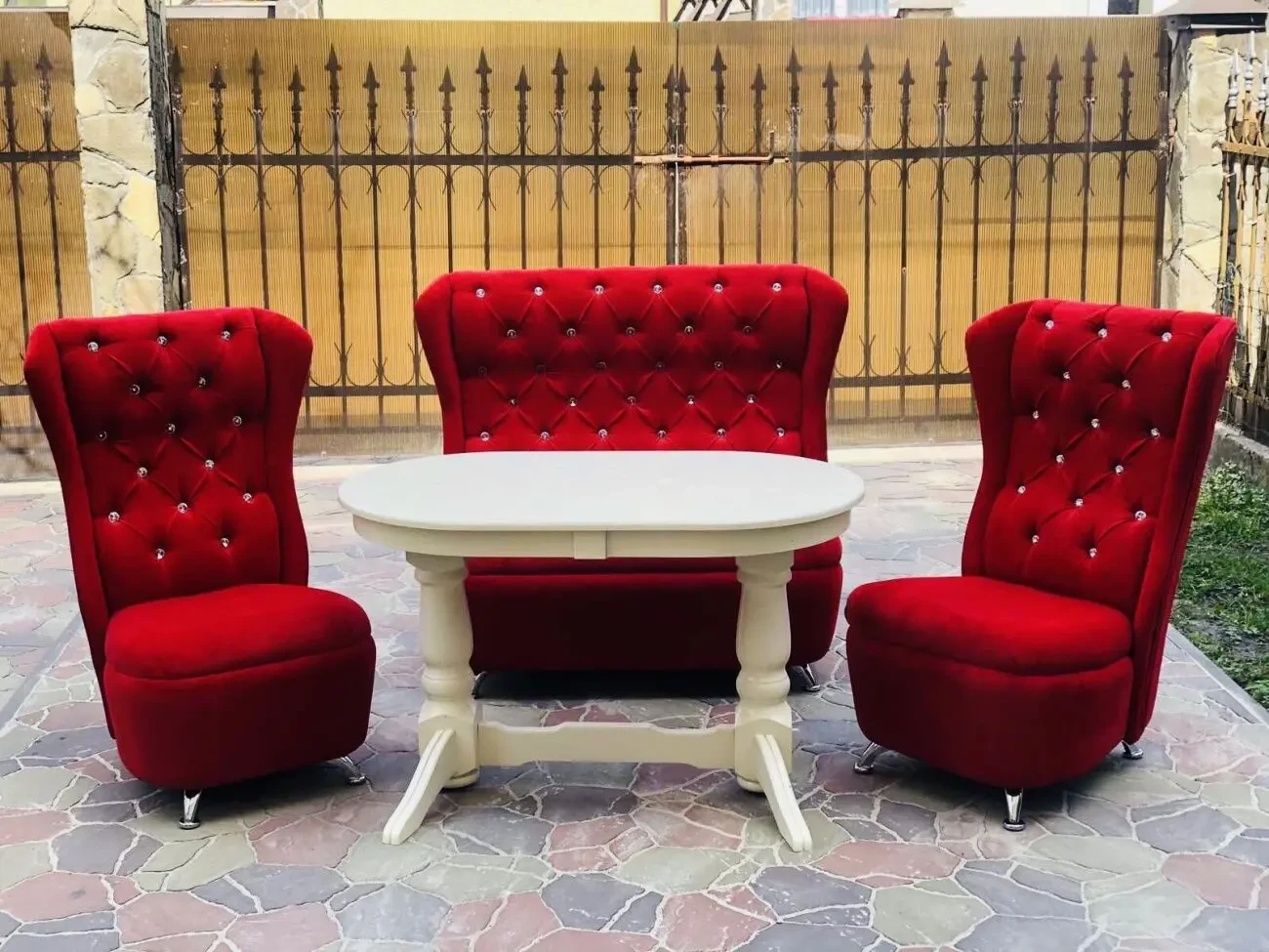 Шикарні дивани та крісла - каміння Swarovski 3