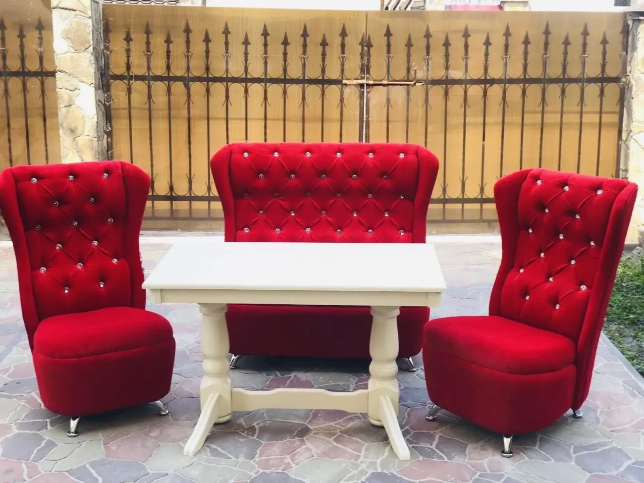 Шикарні дивани та крісла - каміння Swarovski 2