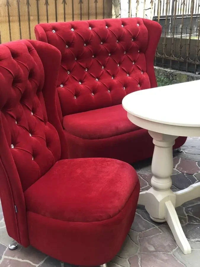 Шикарні дивани та крісла - каміння Swarovski