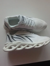 Кросівки нові китай. Чоловічі 42