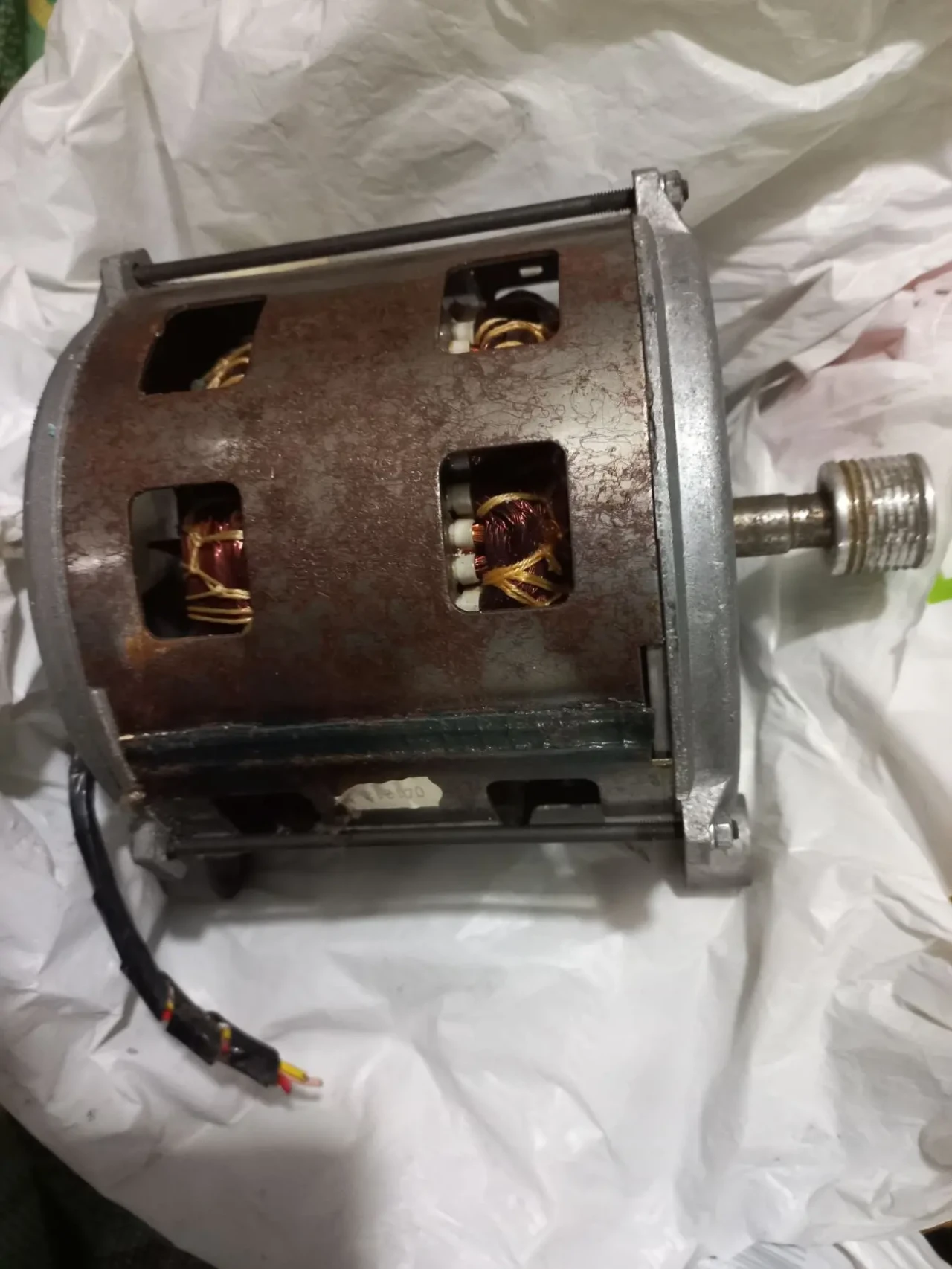 Электродвигатель двухскоростной плюс еще один. 2