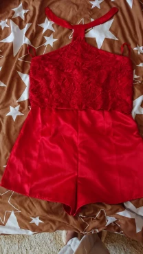 Святковий жіночий яскраво червоний комбінезон