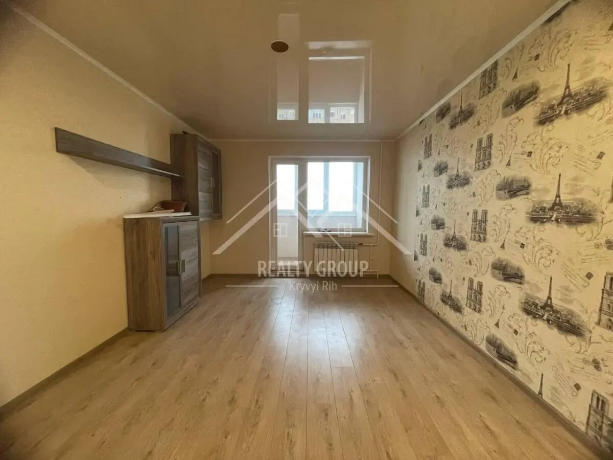 Продам чудову 3-кім. квартиру у центрі Карачунів 3