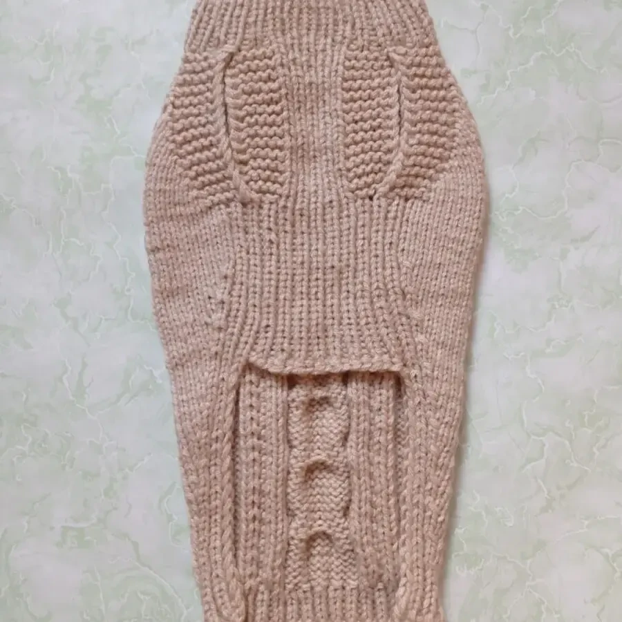 В'язана жилетка для собачки ручної роботи 6