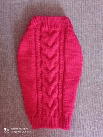 В'язана жилетка для собачки ручної роботи