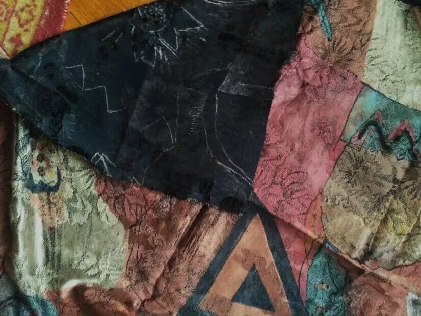 Жилет ткань тяжелый шелк атлас 4