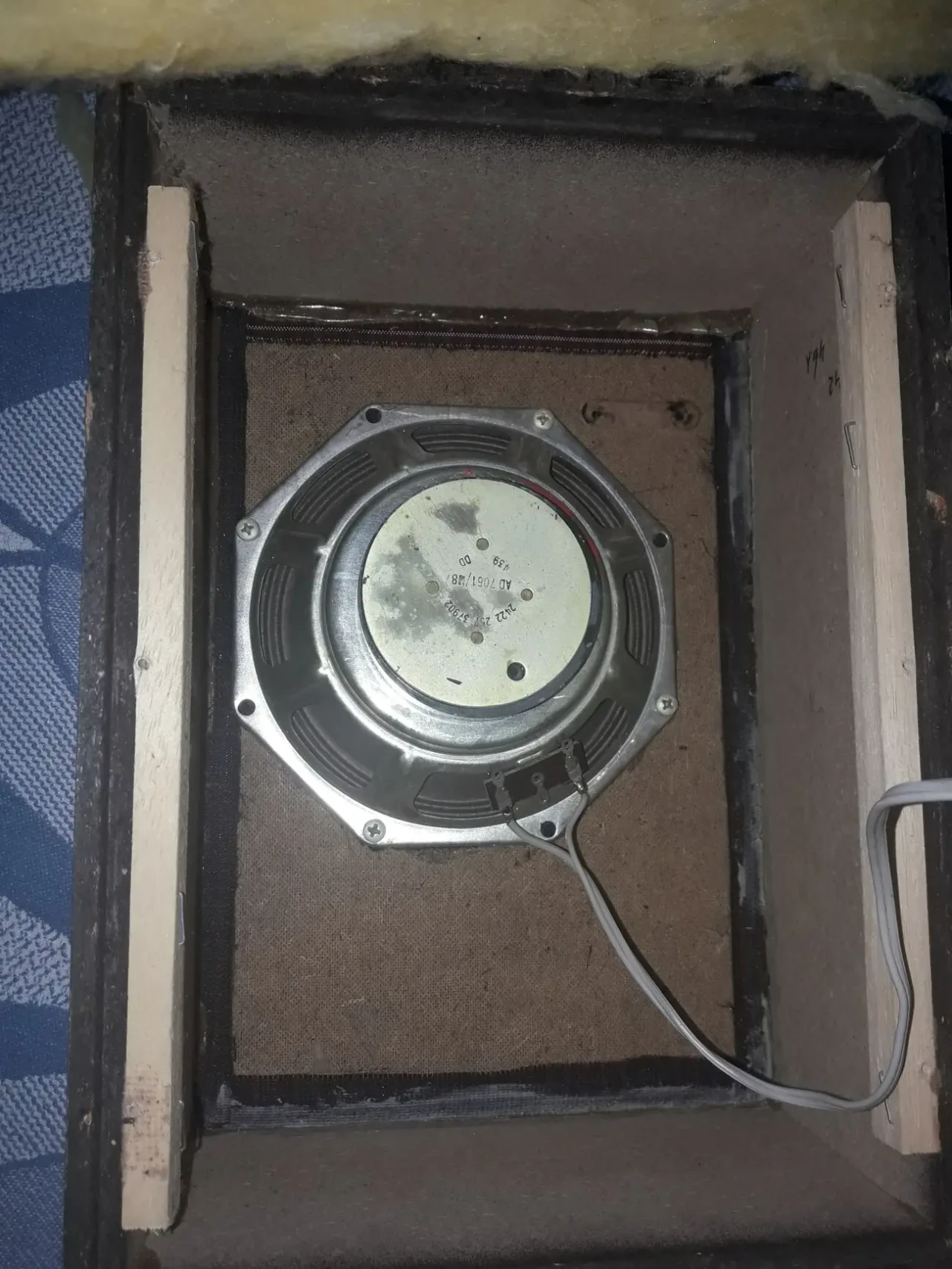 Колонка Philips 4304 078 800 и колонка Canton LE-400 5