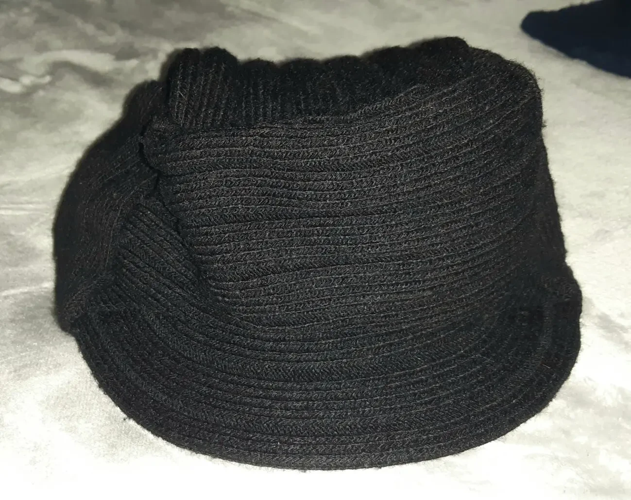 Шапка с козырьком, черная, теплая, машинная вязка, 57-60р. 2