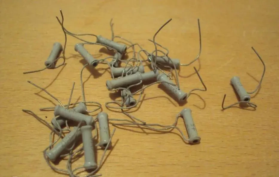 Конденсатор трубчатый КТ-1 ссср10пФ М47