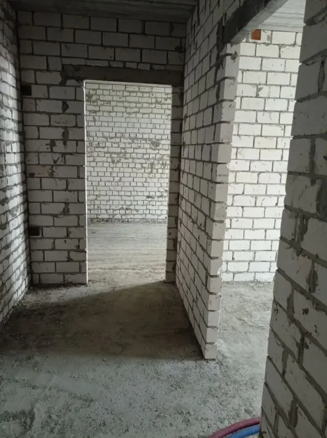 Продам 2-у ЖК Птичка в строительном состоянии - дом сдан. 7