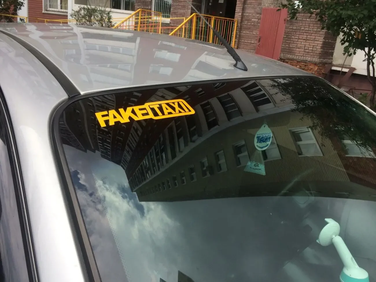 Наклейки на автомобиль Faketaxi Чёрная, Красная, Белая, Желтая 3