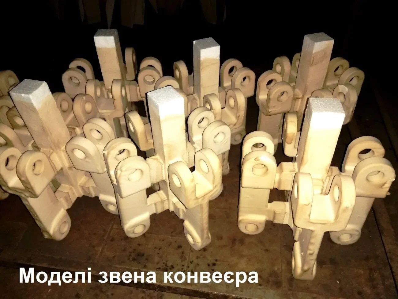 Виливки, відливки для металургійного обладнання, машин і механізмів 10