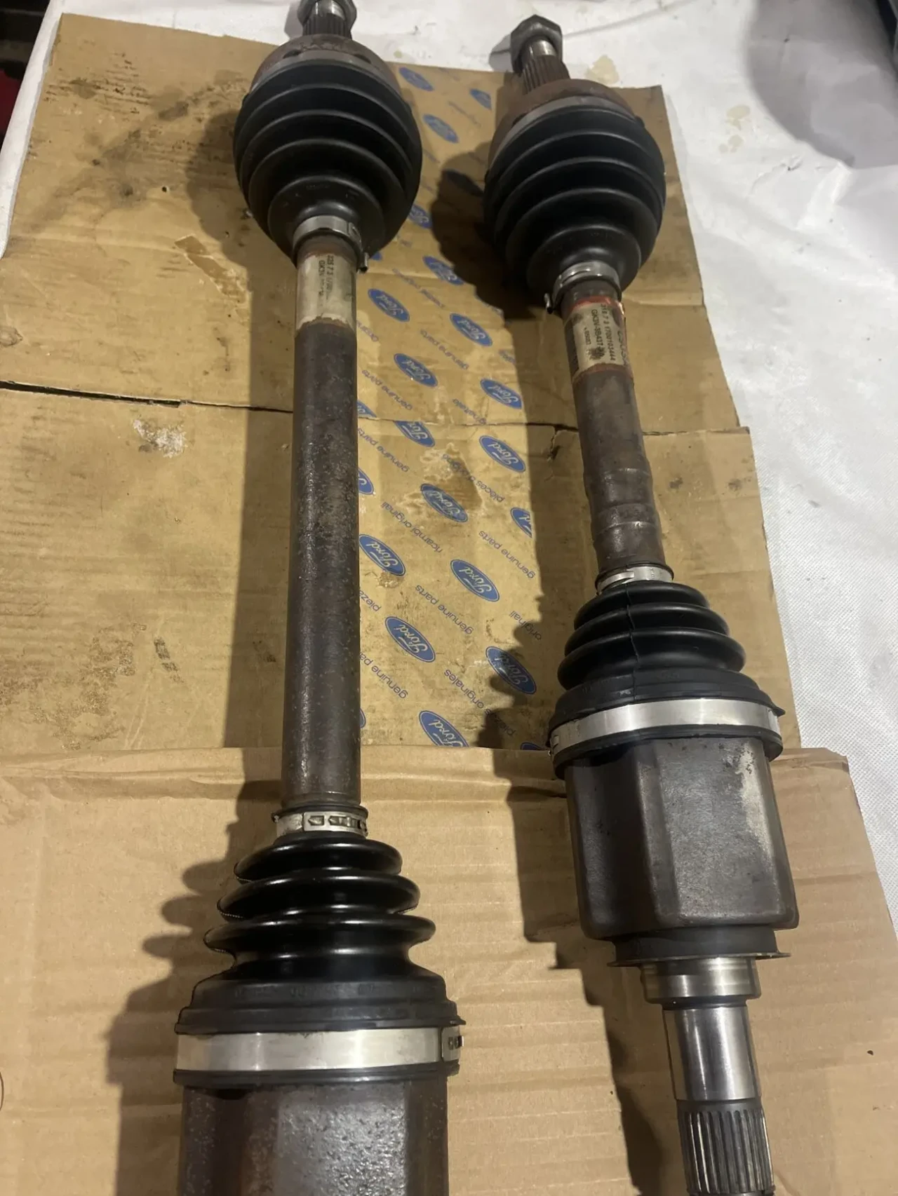 Gk3V-3B437-AA.Полуось кпп полнопривод форд транзит 2.0 евро 6 2