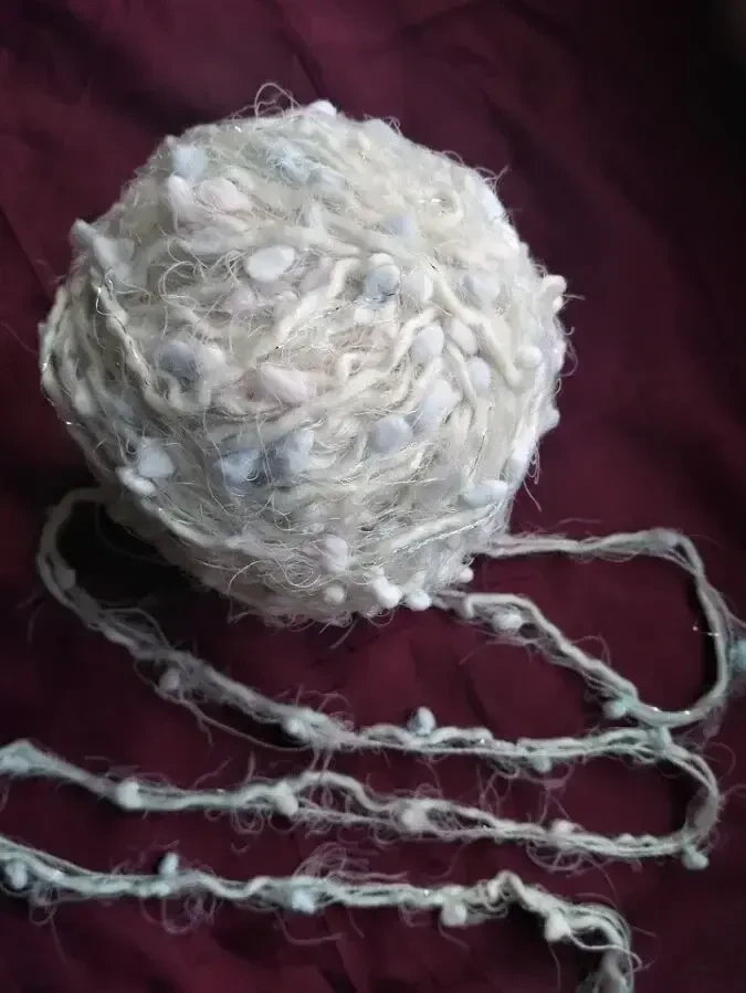 Пряжа фантазийные с люрекс серебром, травкой, шарики букле 73 гр 2