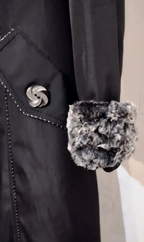 Пальто зимове з капюшоном Vovila розмір 54 5