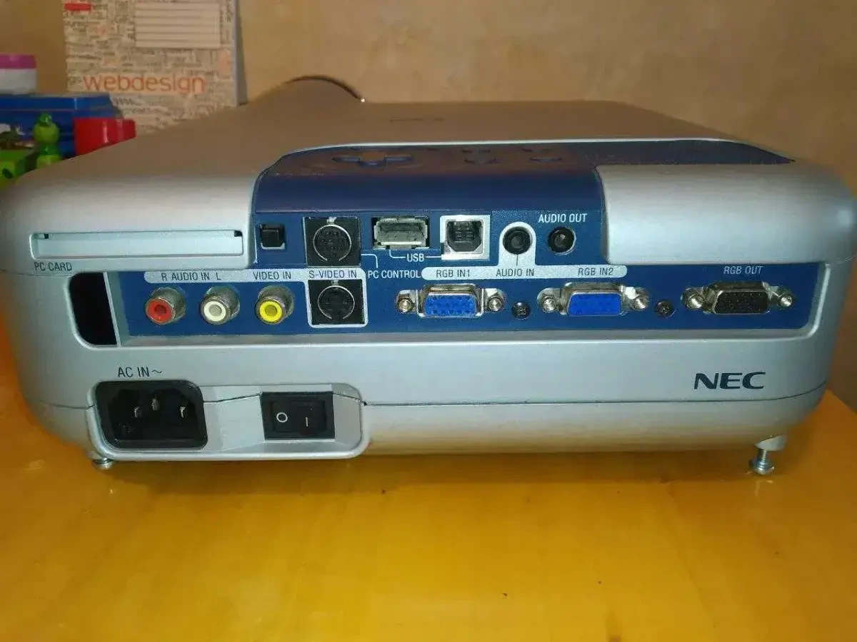 Проектор Nec LT-240 для тюнера и компьютера. 7