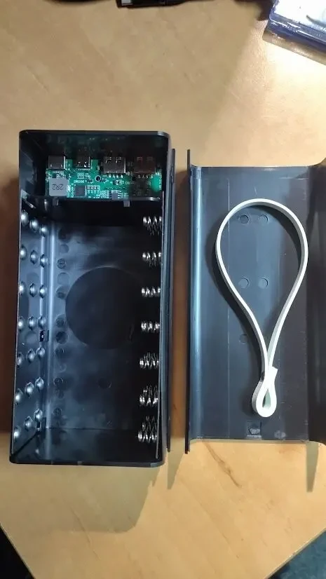 Корпус повербанку на 72000 mAh з ліхтариком 4