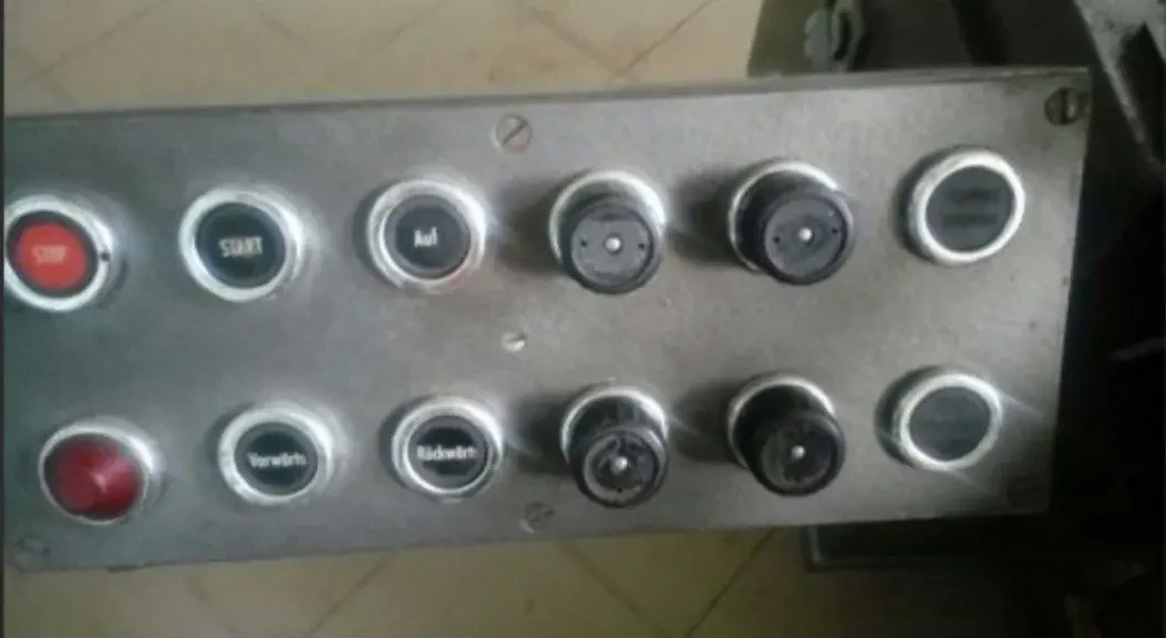 Стрічкову пилу з автоподачєю ріже ф 400 мм 4