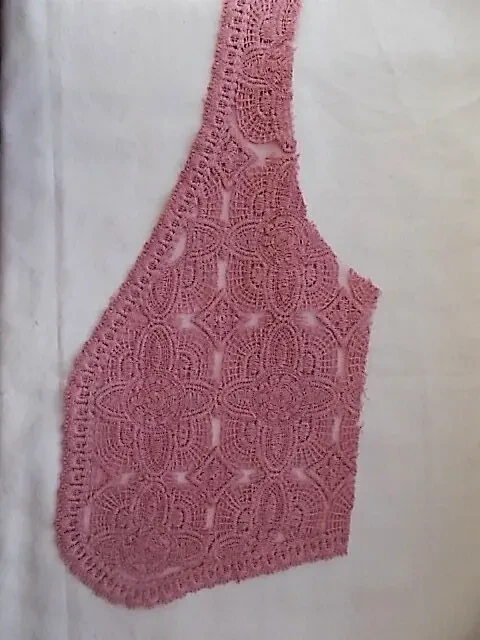 Жилет нежно-сиреневый цвет перед  ткань гипюр 2 детали 9