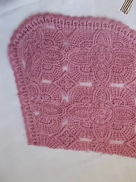 Жилет нежно-сиреневый цвет перед  ткань гипюр 2 детали 6