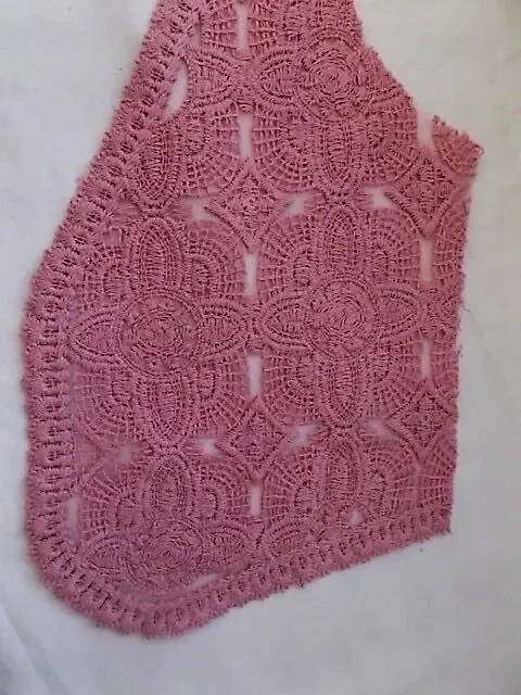 Жилет нежно-сиреневый цвет перед  ткань гипюр 2 детали 2