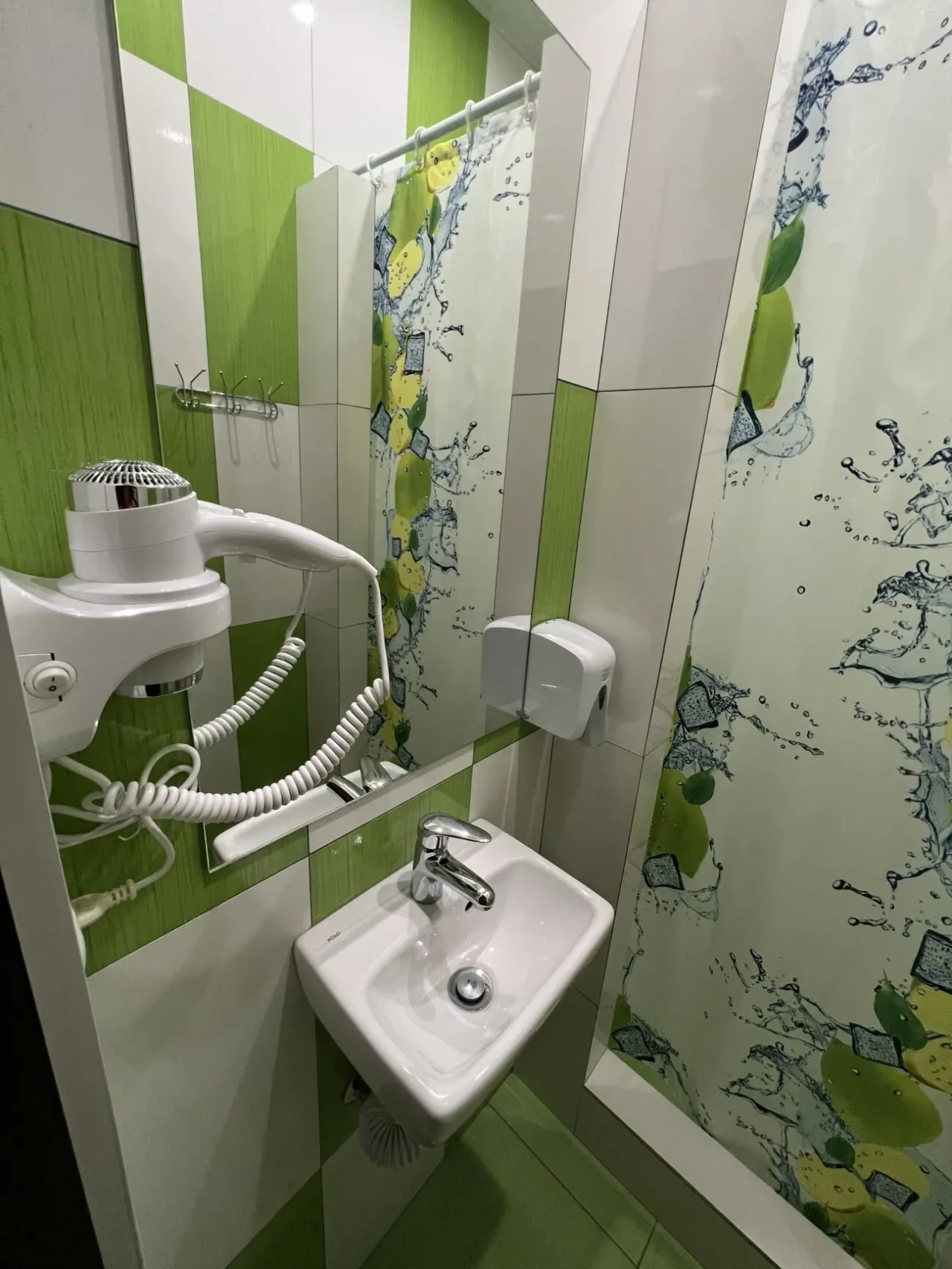 Хостел Деміївська Либідська. Автовокзал. Поруч метро 5