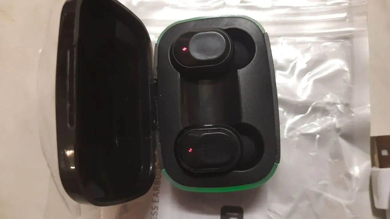 Оригінальна стереогарнітура Y60 TWS із сенсорним керуванням.