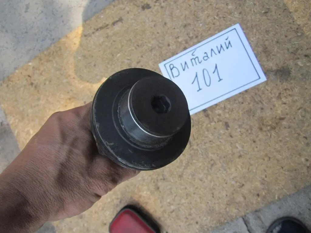 Різьбовий гвинт із стрічковим різьбленням 5