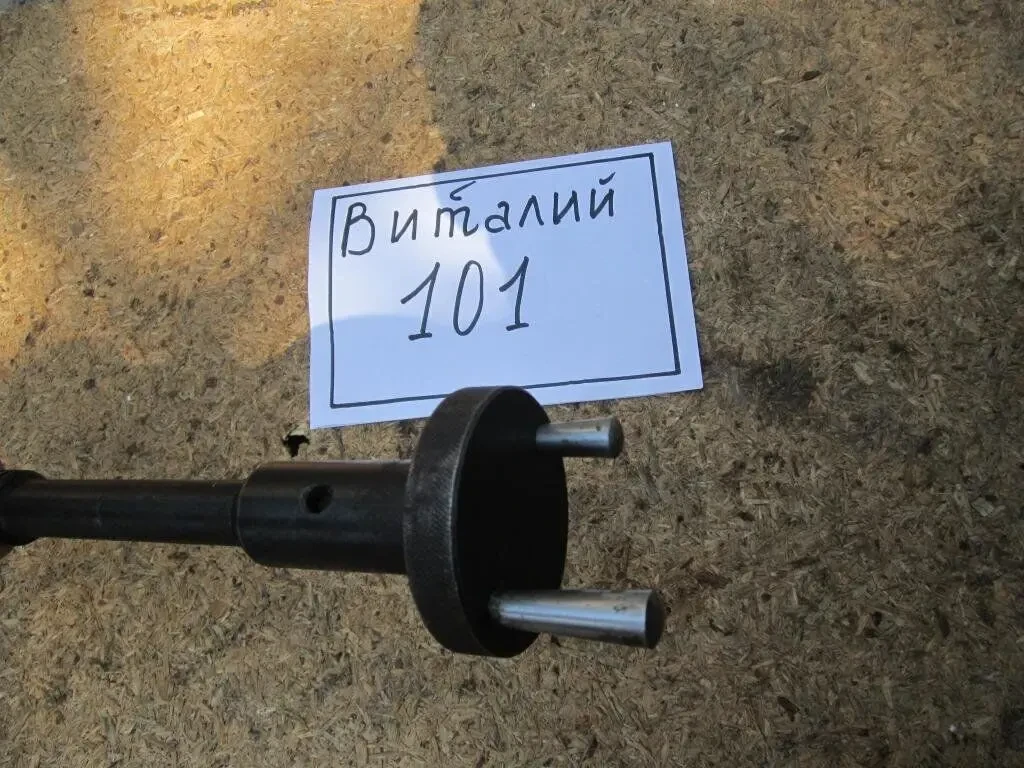 Різьбовий гвинт із стрічковим різьбленням 7