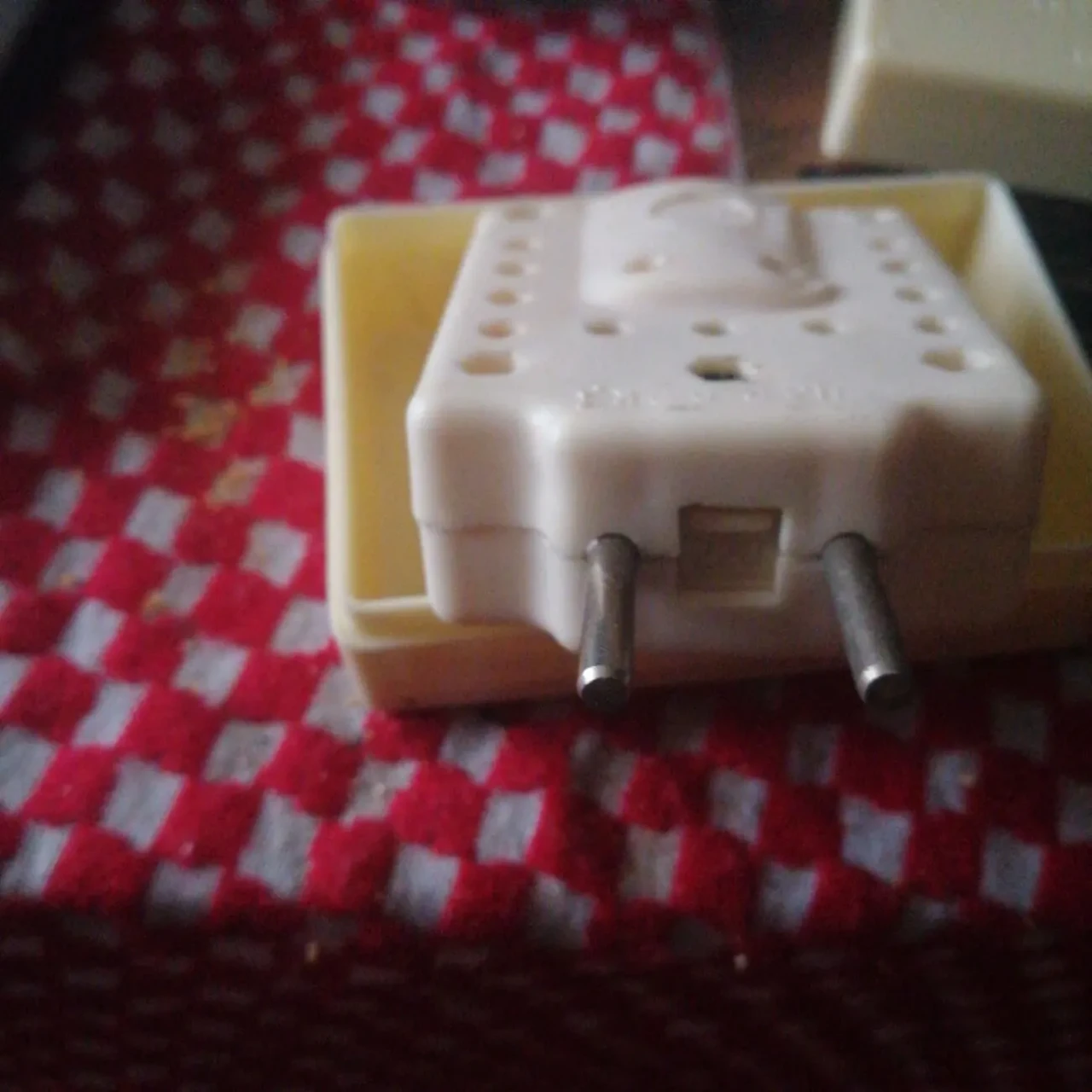 Зарядний пристрій для крон. 5