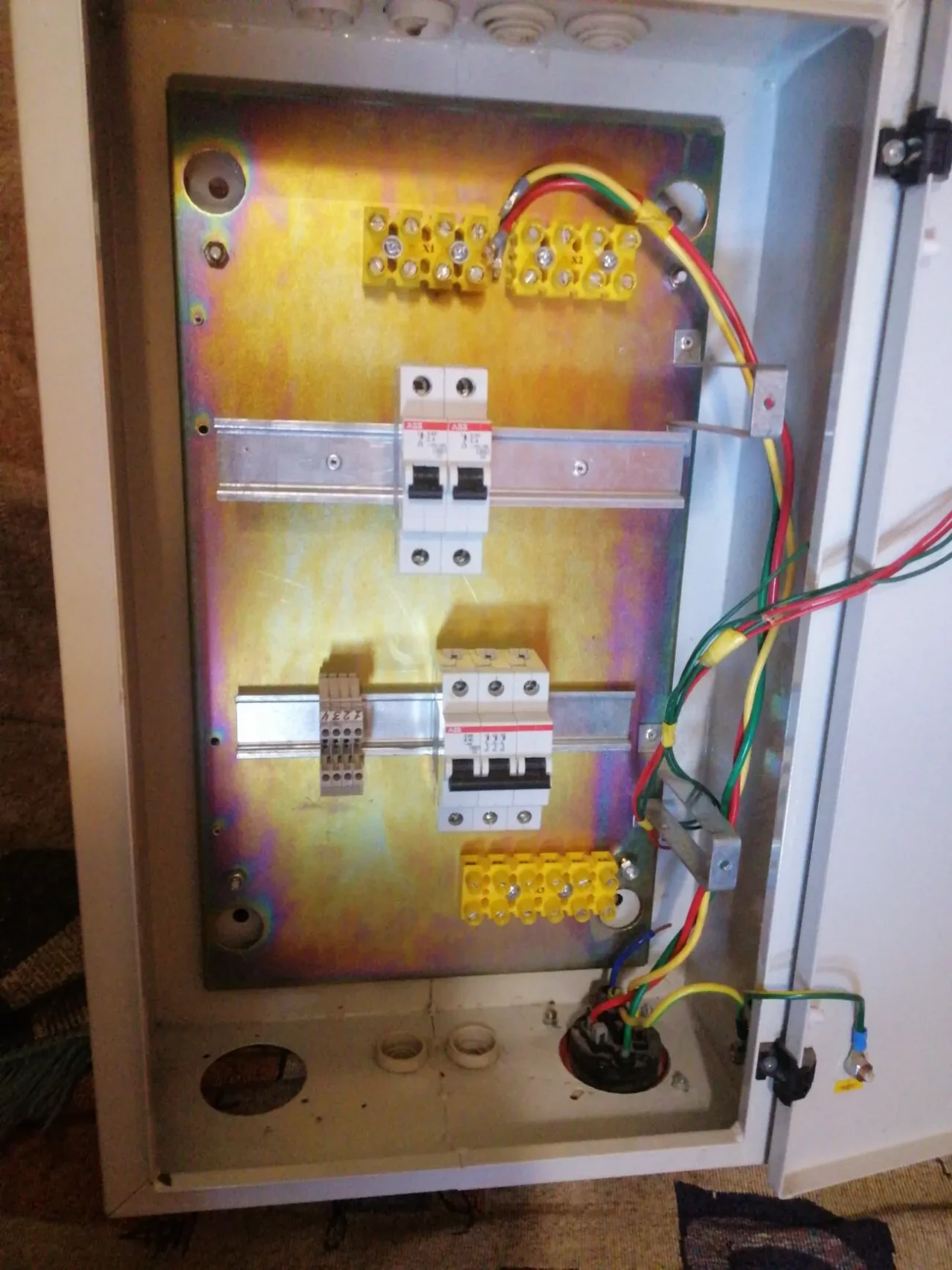 Ящик з АВР40 4