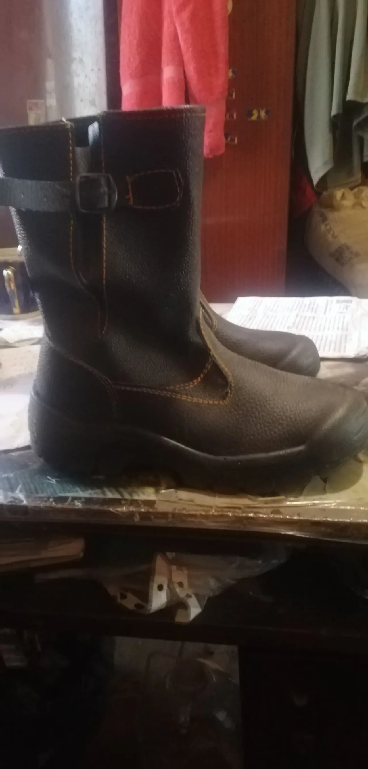 Полу чоботи спіцовочні 39р. 5