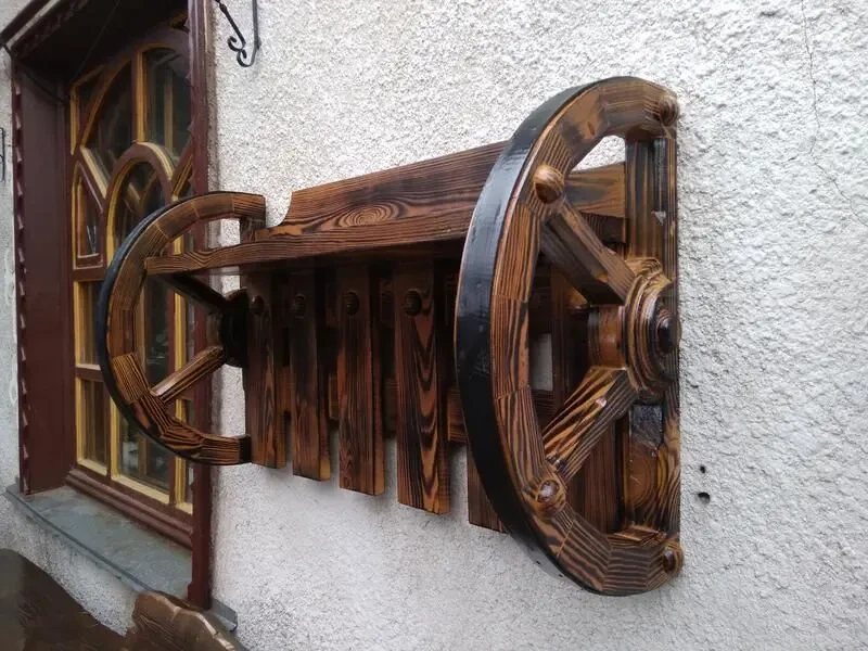 Деревянная вешалка под старину  Колеса  мебель для бани, дома 5