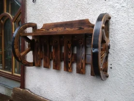 Деревянная вешалка под старину  Колеса  мебель для бани, дома