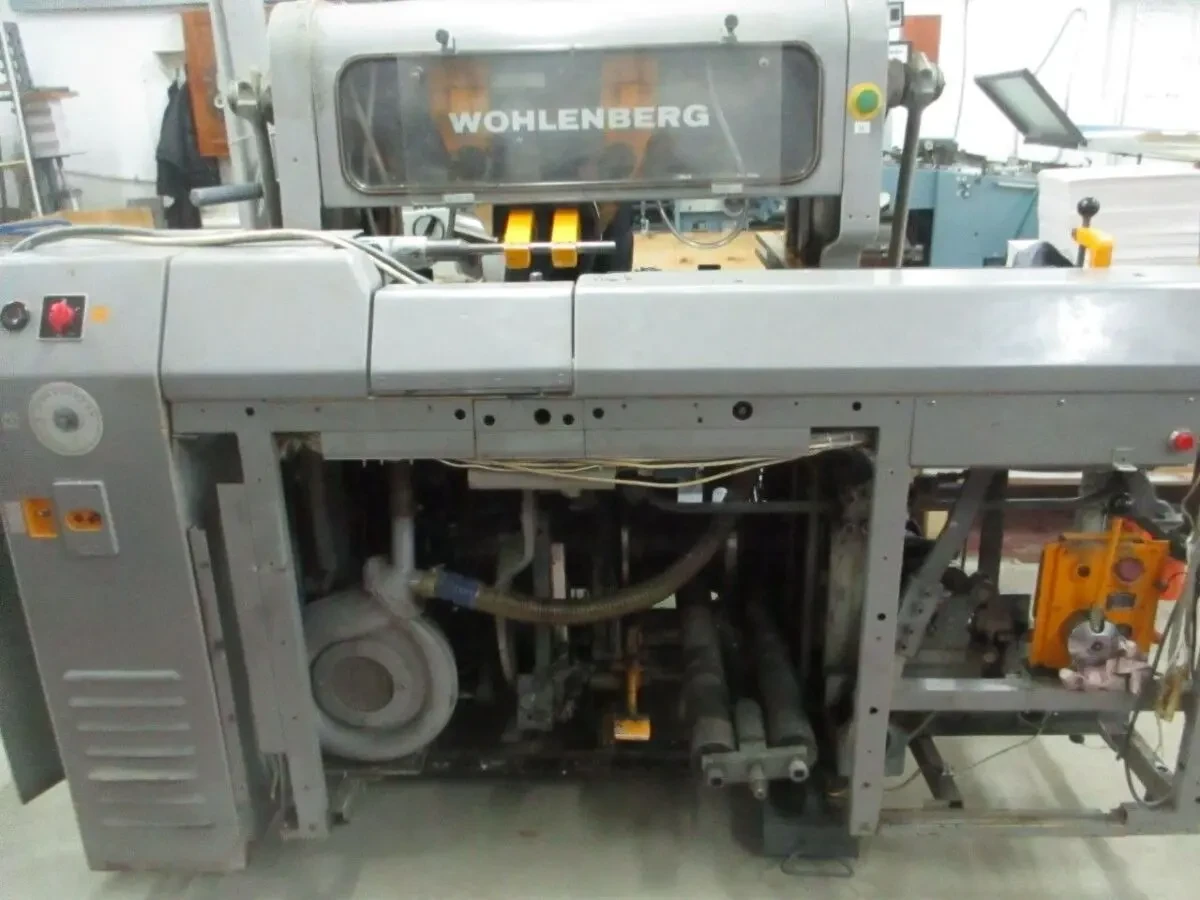 трех ножева бумагорезательная машина