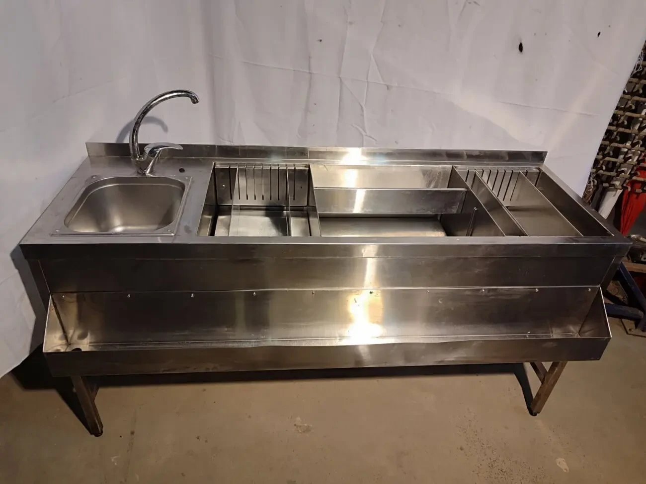 Барная станция, стол 6