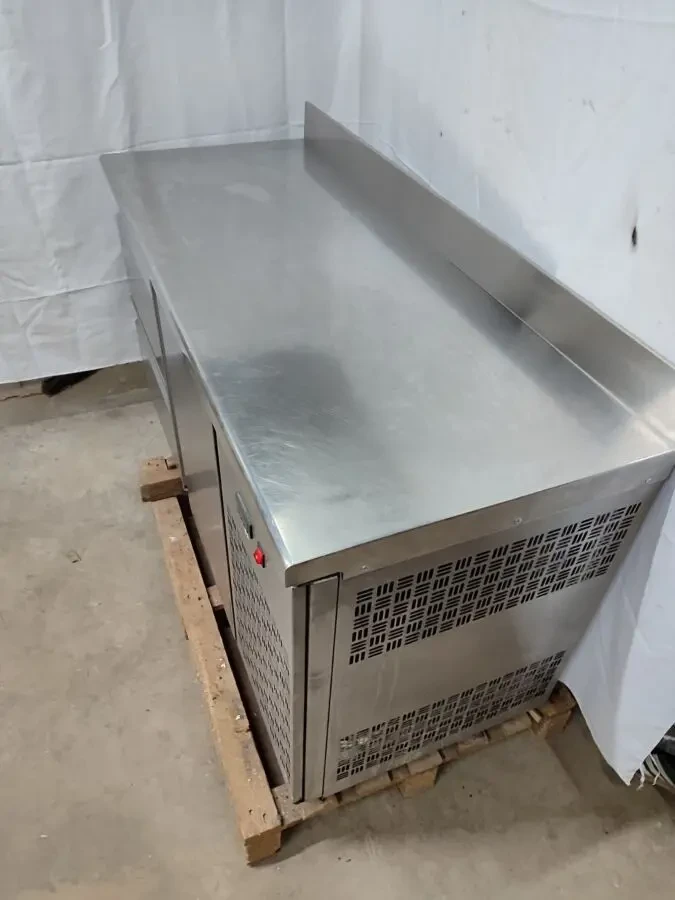 Холодильный стол , холодильник 3