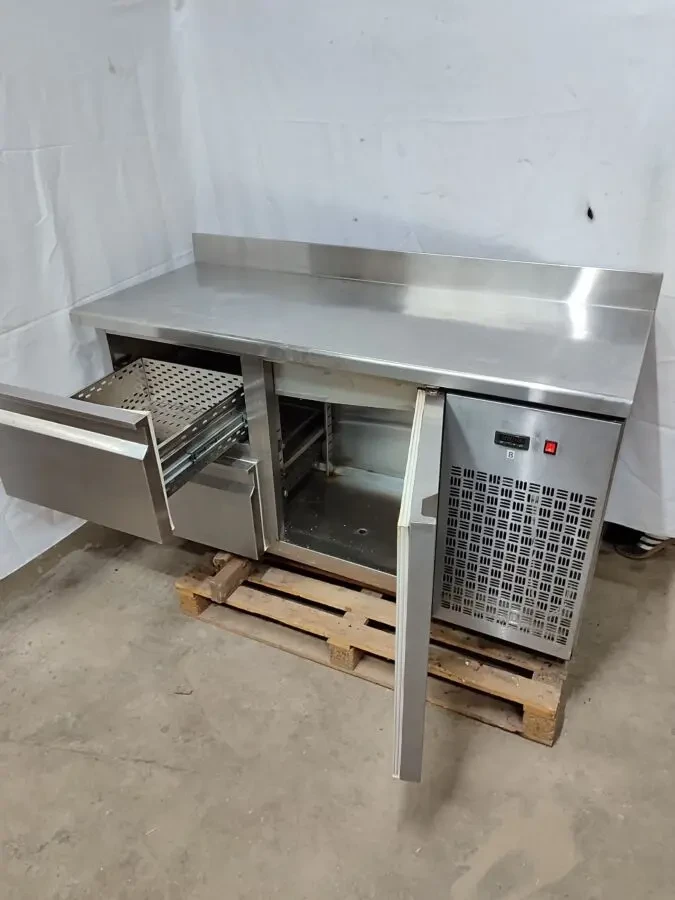 Холодильный стол , холодильник 2