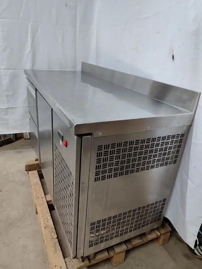 Холодильный стол , холодильник 4