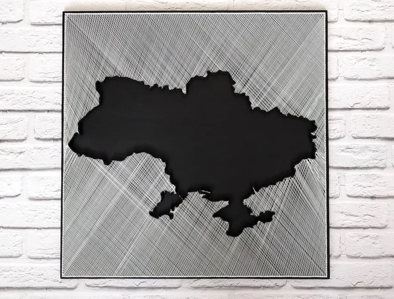 Карта україни, чорно біла картина україна, string art україна 3