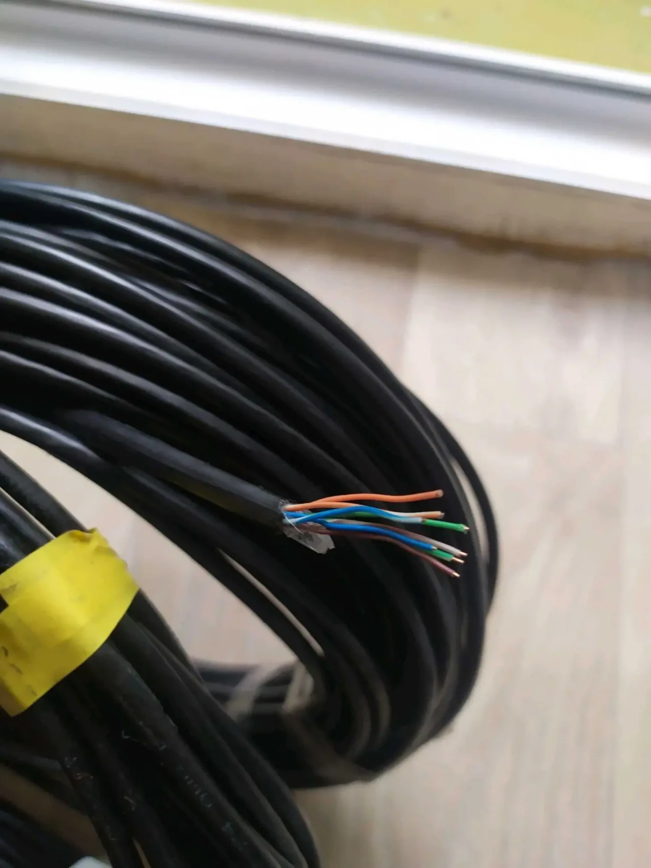 кабель интернета,витая пара