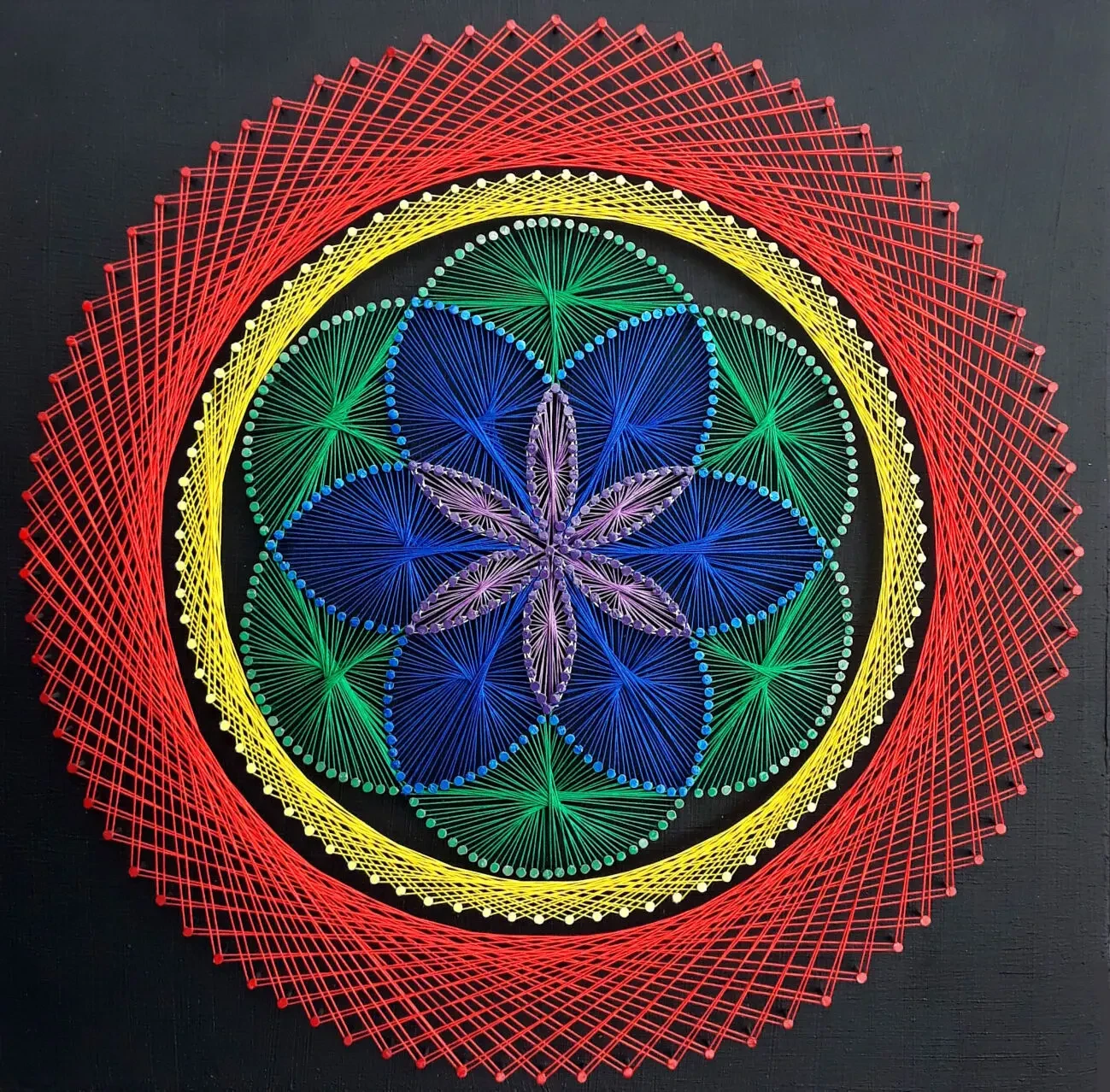 Картина магічна квітка, декор на стіну нитками, стринг арт 2