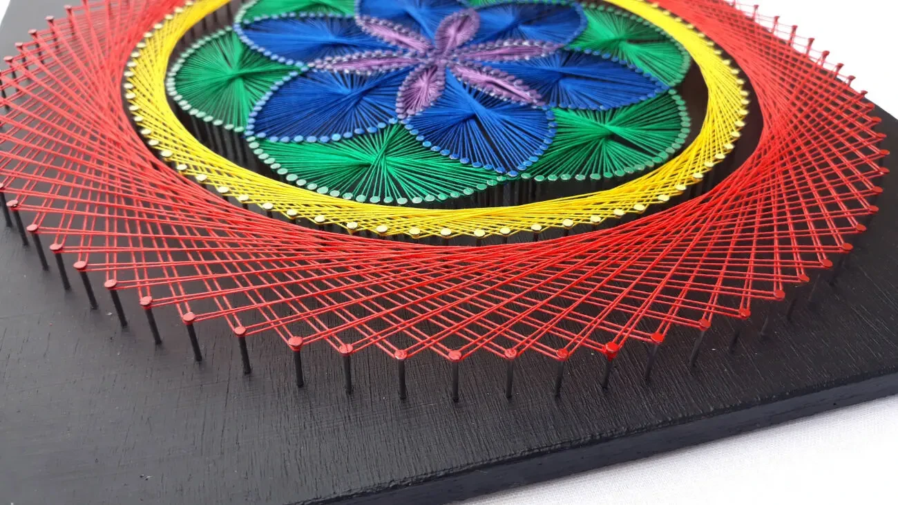 Картина магічна квітка, декор на стіну нитками, стринг арт 3