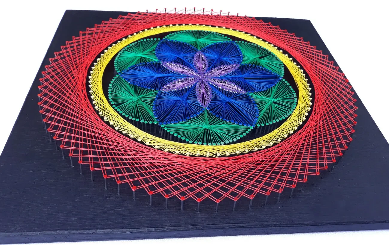 Картина магічна квітка, декор на стіну нитками, стринг арт 8