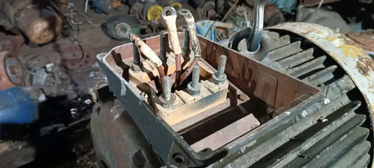 продам электродвигатель 37квт 1000обр. 2