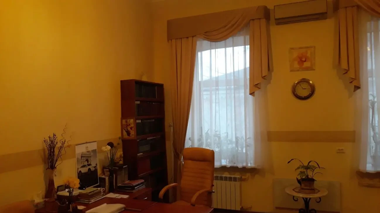 Фасад під офіс медичний центр навпроти Променади 9