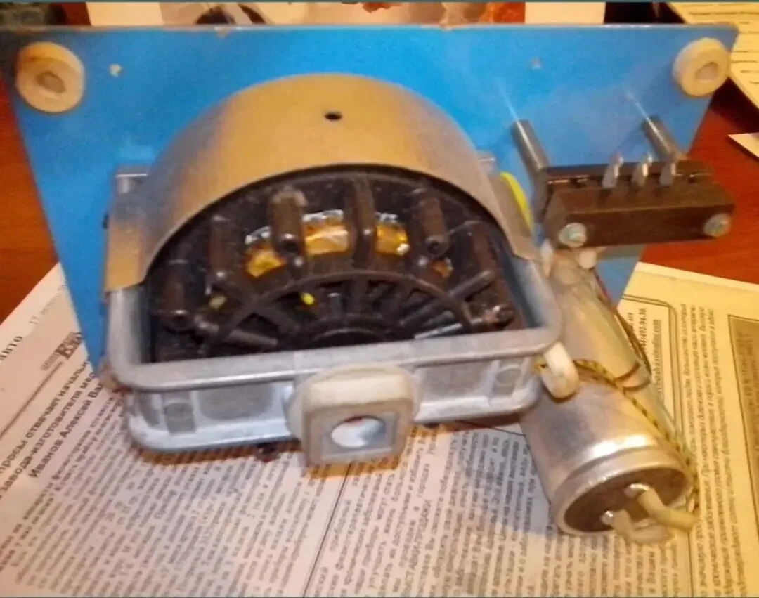 Електродвигун Papst-Motoren KG