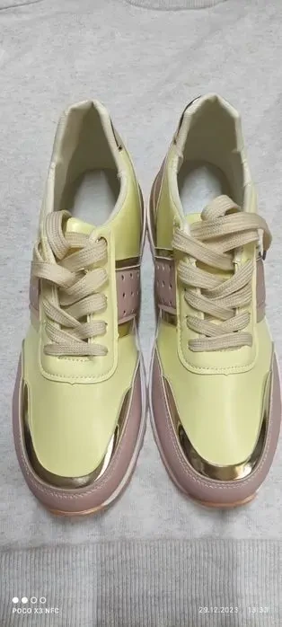 Кросівки Жіночі взуття 3