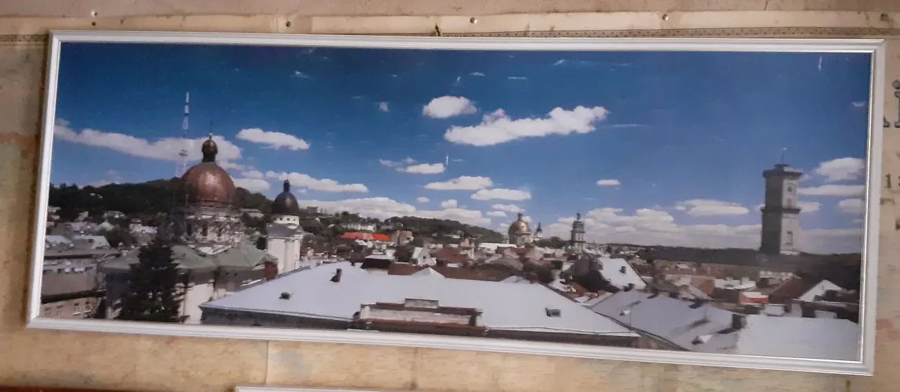 Картина - фотоколаж Львів - дахи. У рамі - 141 х 54 см. Фотодрук. Б/В